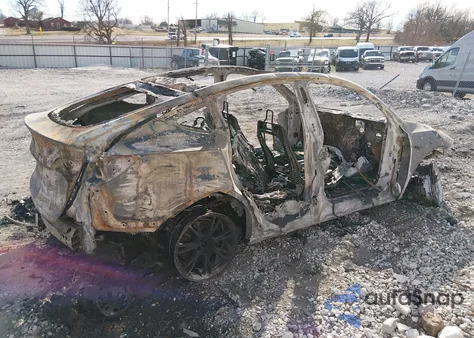 2021 Tesla Model Y Long Range Dual Motor All-Wheel Drive z USA, uszkodzony, nr VIN 5YJYGDEE3MF075339